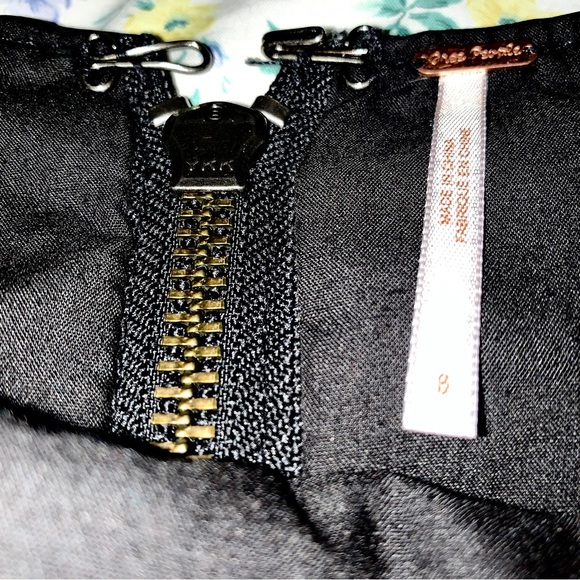 FREE PEOPLE NEW Black Vegan Leather Flare Skirt, Back Zip, Size 8 - Picture 4 of 14